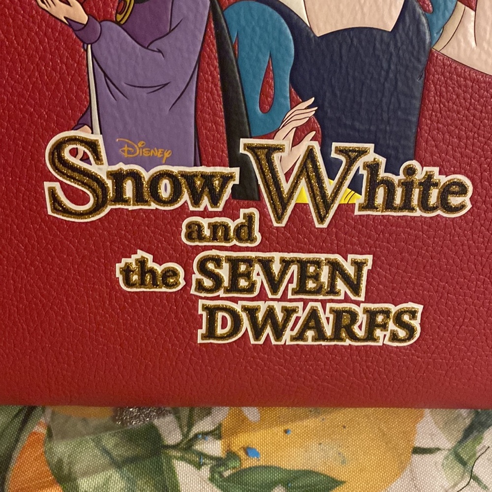 Coach Disney X Snow White Tote - Picture 3 of 12